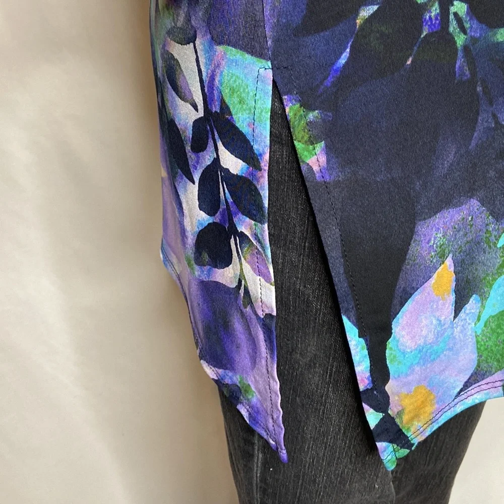 Clara Sun Woo, Abstract Floral Side Slit 3/4 Sleeve Tunic, Medium - Picture 7 of 13
